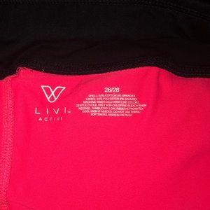 Livi active size 26/28 workout shorts with pockets
